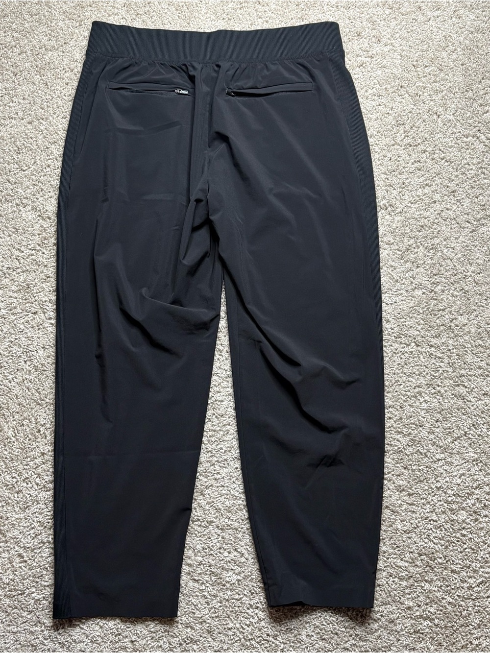 Athleta Black Cropped Athletic Pants - Picture 3 of 5